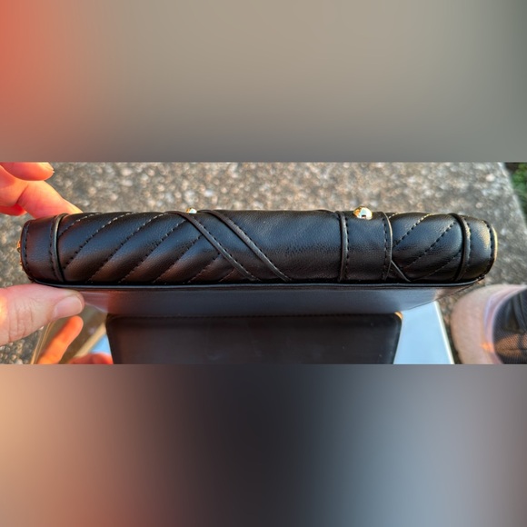 LOVE MOSCHINO!❤️Zip Around/ Black Faux Leather/Wallet w/gold hearts/studs - Picture 6 of 16